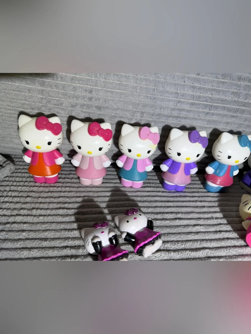 Hello Kitty Mini Figure Set in Pink, Purple, Blue and Teal - Sanrio